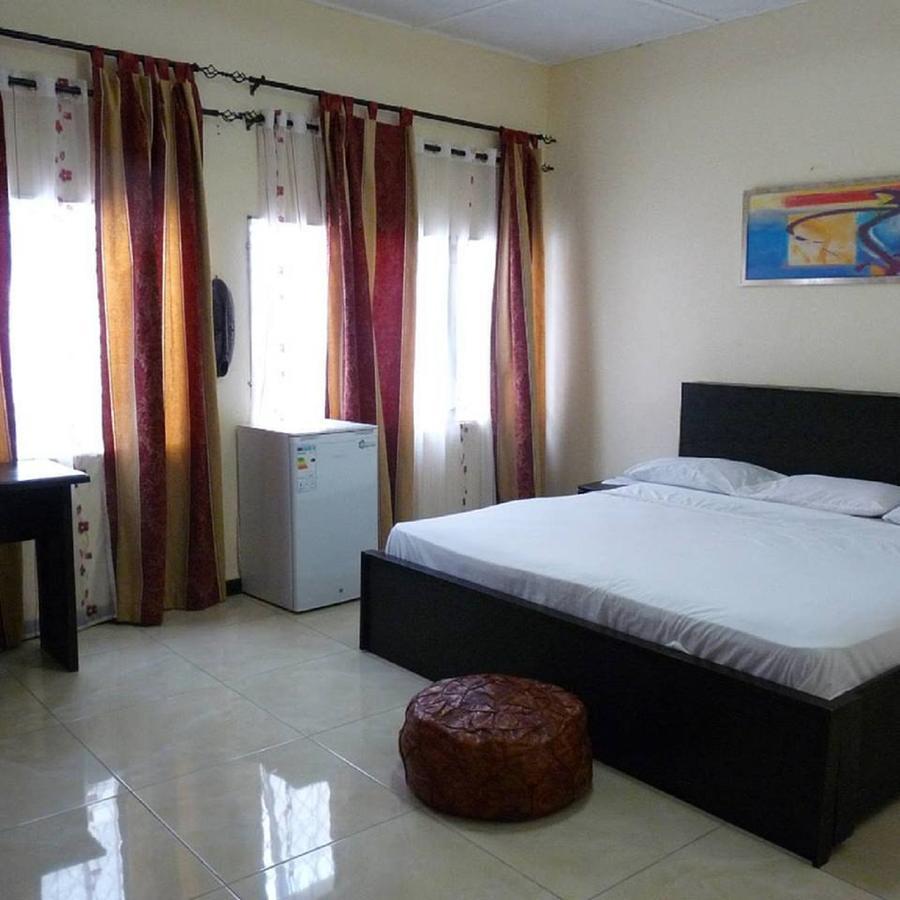 Maryland Guesthouse Monrovia Eksteriør billede